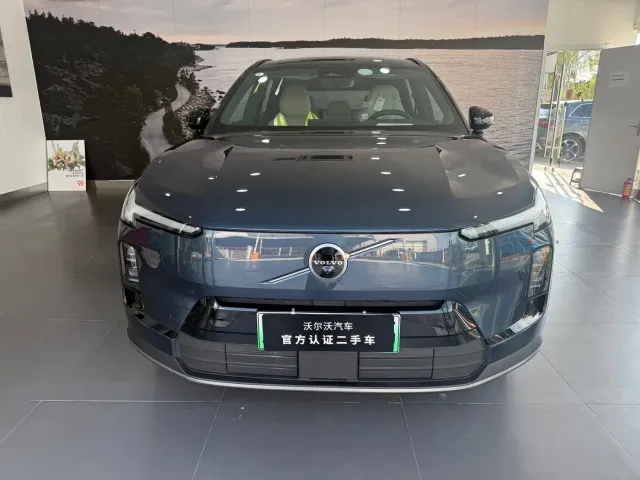 Volvo XC70 Plug-in Hybrid — Фото автомобиля 3