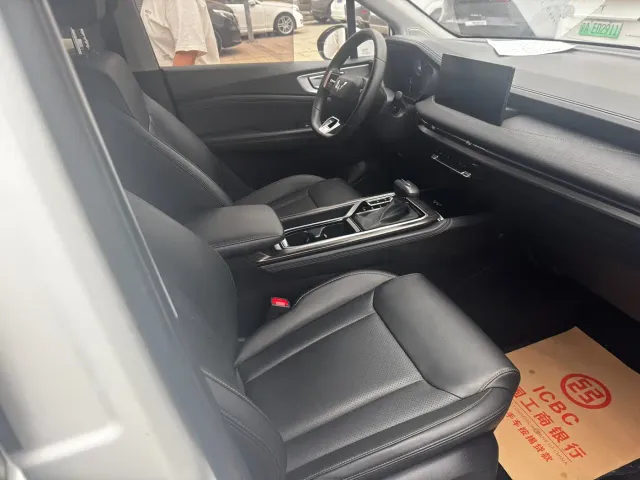 Wuling Jiachen — Фото автомобиля 6