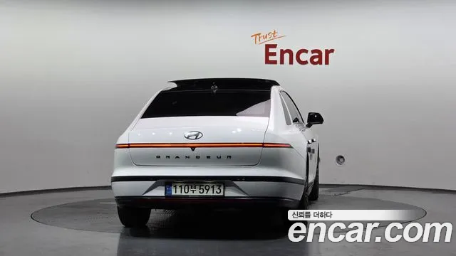 Hyundai Grandeur GN7 — Фото автомобиля 4