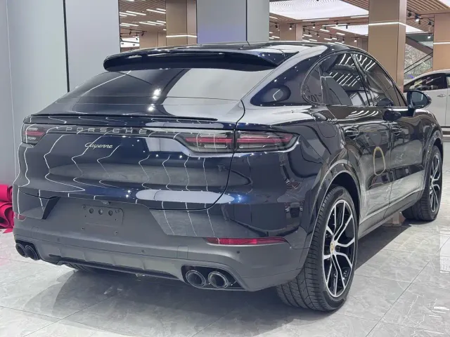 Porsche Cayenne — Фото автомобиля 8