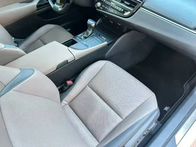 Lexus ES — Фото автомобиля 5