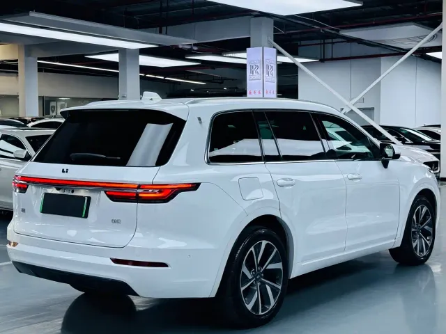 Li Auto ONE — Фото автомобиля 15
