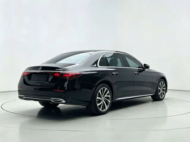 Mercedes-Benz E-Class — Фото автомобиля 8