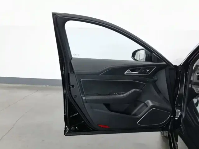 Hongqi H5 — Фото автомобиля 8
