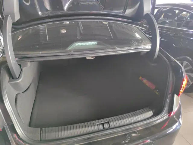 Volkswagen Passat — Фото автомобиля 14