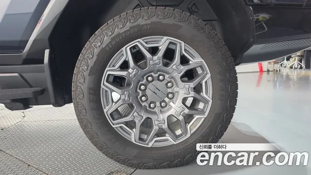 GMC Hummer EV — Фото автомобиля 21