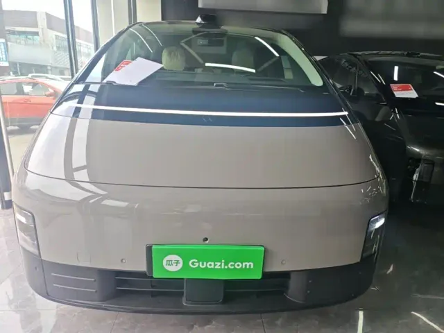 Li Auto MEGA — Фото автомобиля 2