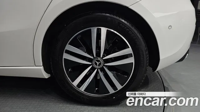 Mercedes-Benz A-Class — Фото автомобиля 20