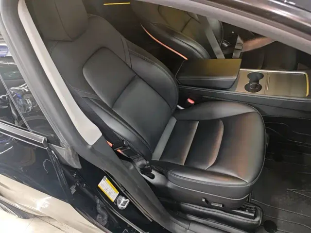 Tesla Model Y — Фото автомобиля 24