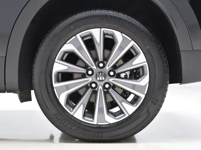 Buick Envision S — Фото автомобиля 23