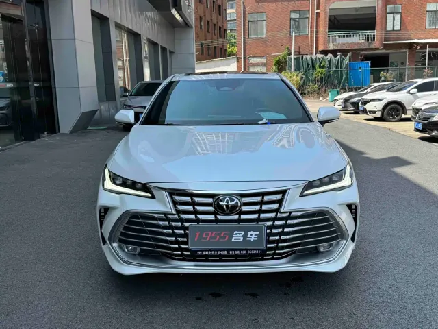 Toyota Avalon — Фото автомобиля 2