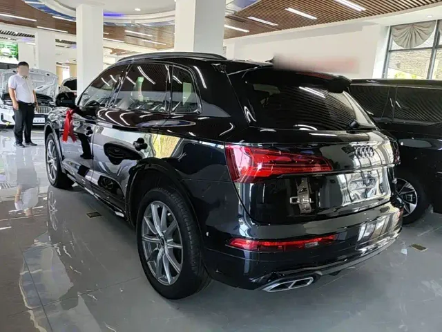 Audi Q5L — Фото автомобиля 4