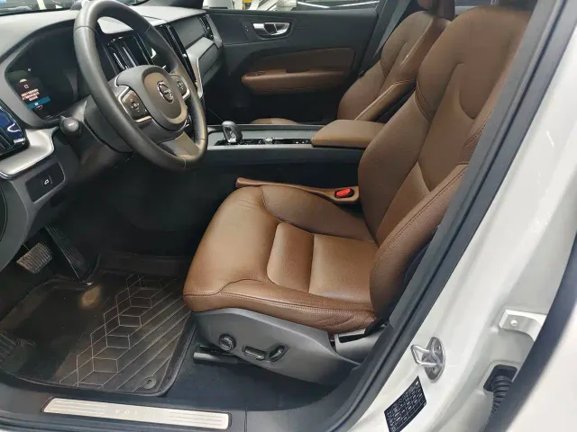 Volvo XC60 — Фото автомобиля 5