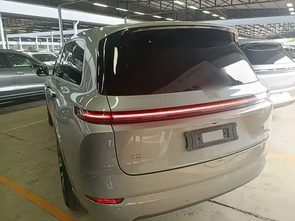 Li Auto Li Xiang L9 2022 Max — Фото автомобиля 22