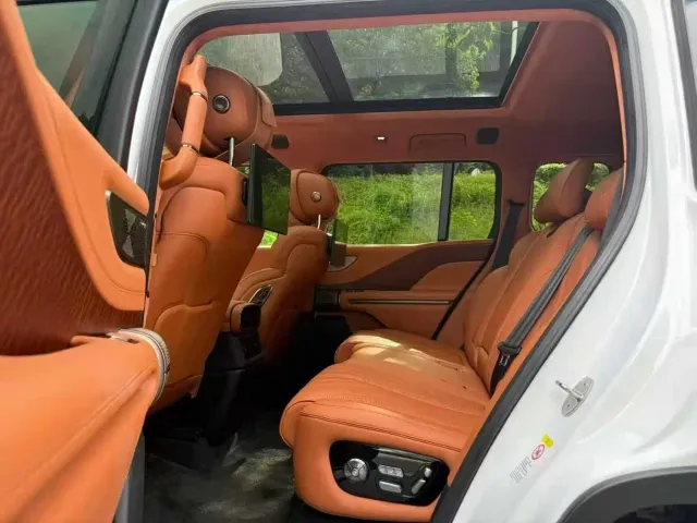 BYD U8 — Фото автомобиля 9