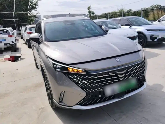 Roewe RX5 — Фото автомобиля 3