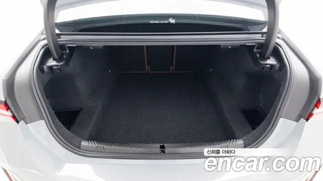 BMW 5 Series G60 — Фото автомобиля 12