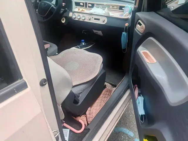 Wuling Hongguang Mini EV — Фото автомобиля 9