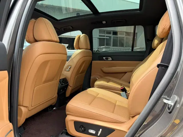 Li Auto ONE — Фото автомобиля 6