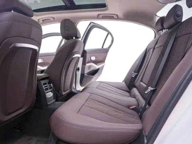 BMW 3 Series — Фото автомобиля 24