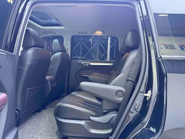 GAC Trumpchi M6 — Фото автомобиля 10