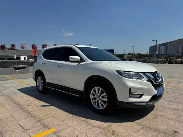 Nissan X-Trail — Фото автомобиля 3
