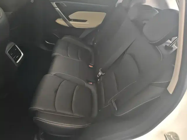 Geely Boyue — Фото автомобиля 16