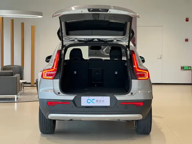 Volvo XC40 — Фото автомобиля 15