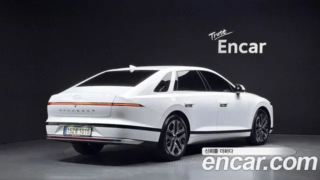 Hyundai Grandeur GN7 — Фото автомобиля 2