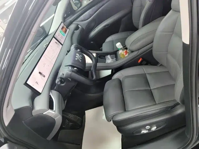 IM Motors LS6 — Фото автомобиля 14