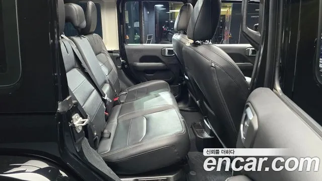 Jeep Wrangler JL — Фото автомобиля 13