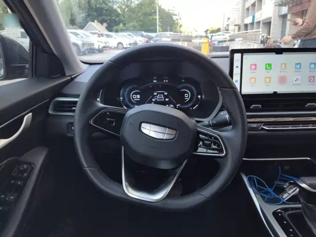 Geely Emgrand — Фото автомобиля 6