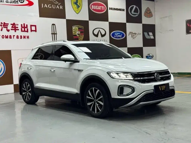 Volkswagen T-Roc — Фото автомобиля 3