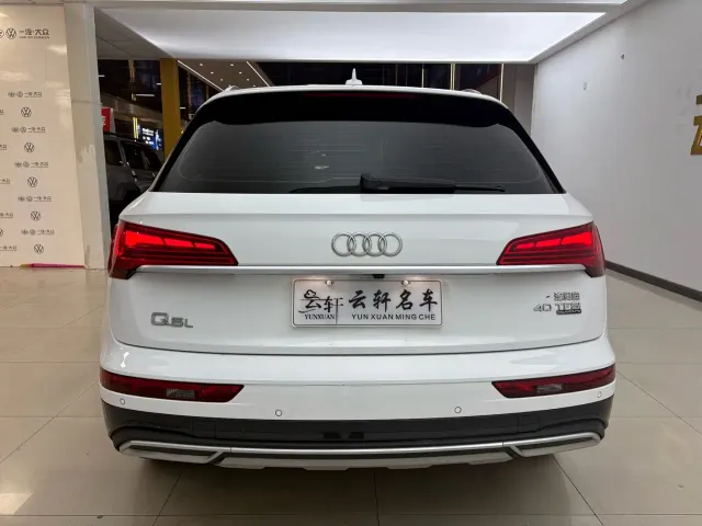 Audi Q5L — Фото автомобиля 6