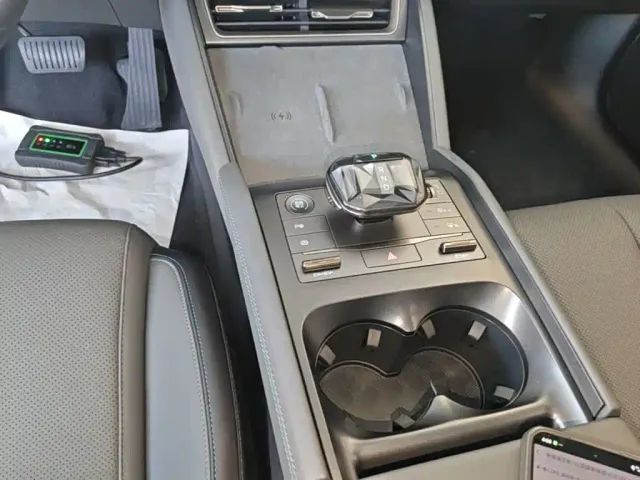 BYD Qin L — Фото автомобиля 13