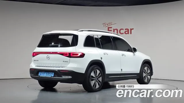 Mercedes-Benz EQB X243 — Фото автомобиля 2
