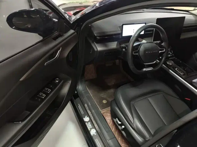 Wuling Starlight — Фото автомобиля 15