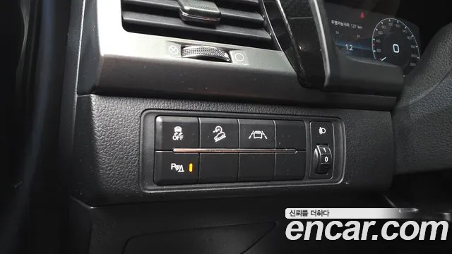 KG_Mobility_Ssangyong Rexton Новый Rexton Sport Khan Дизель 2.2 2WD — Фото автомобиля 19