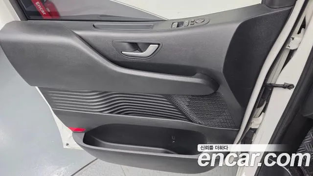 Hyundai Staria — Фото автомобиля 24