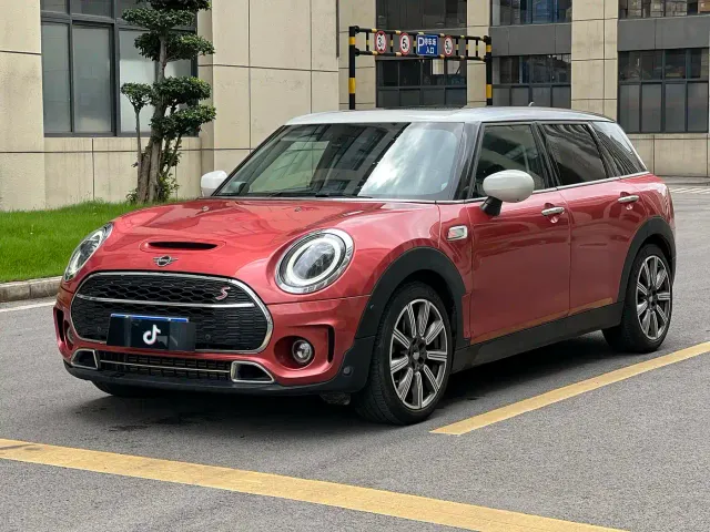 Фотография автомобиля — MINI Clubman