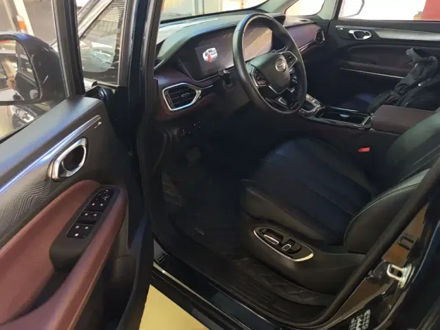 GAC Trumpchi M6 — Фото автомобиля 15