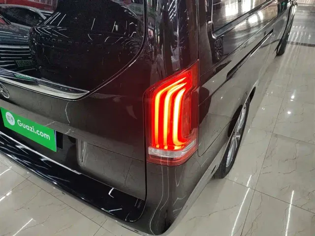 Mercedes-Benz V-Class — Фото автомобиля 23