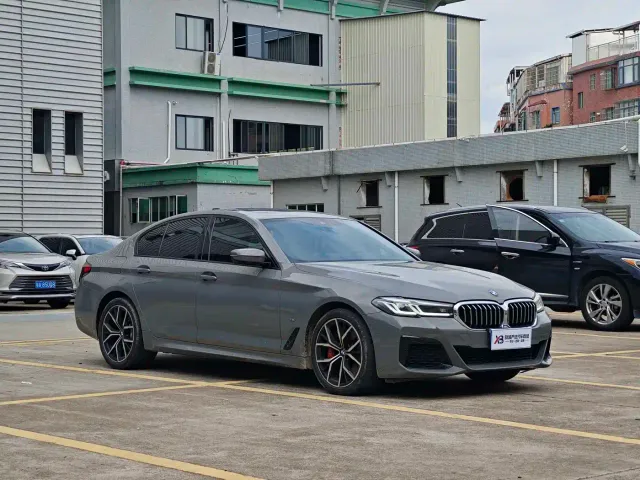 BMW 5 Series — Фото автомобиля 6