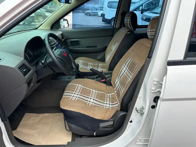 Wuling Hongguang — Фото автомобиля 12