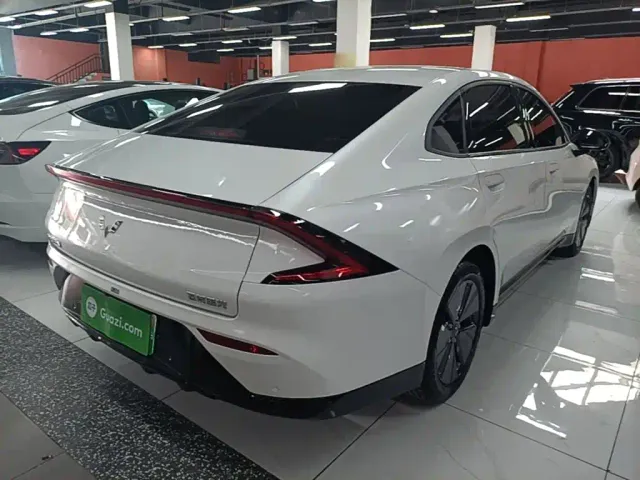 Wuling Starlight — Фото автомобиля 6