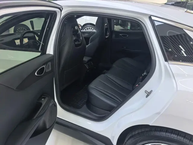 BYD Seal 06 — Фото автомобиля 8
