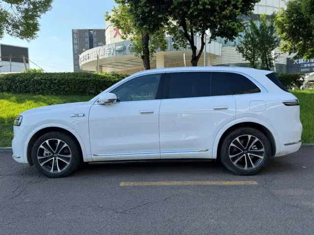 Aito M7 — Фото автомобиля 3