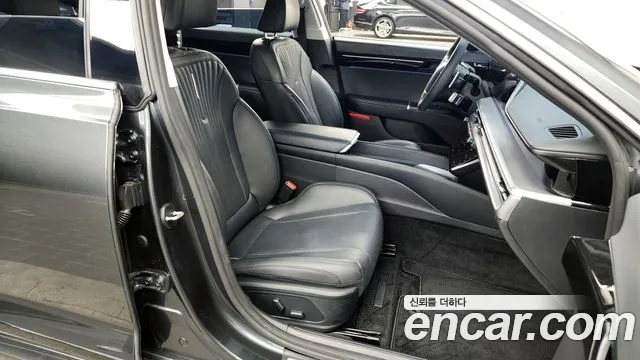 Hyundai Grandeur Grandeur (GN7) 2.5 Бензин 2WD — Фото автомобиля 11