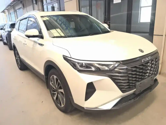 Dongfeng Fengshen AX7 — Фото автомобиля 3