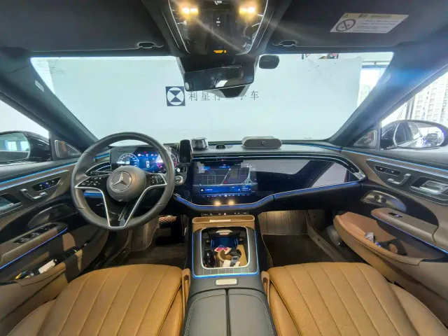 Mercedes-Benz E-Class — Фото автомобиля 11